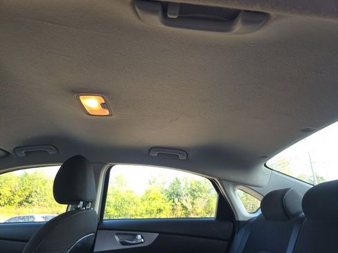 Used 2023 Kia Forte LXS w/ LXS Technology Package image 27