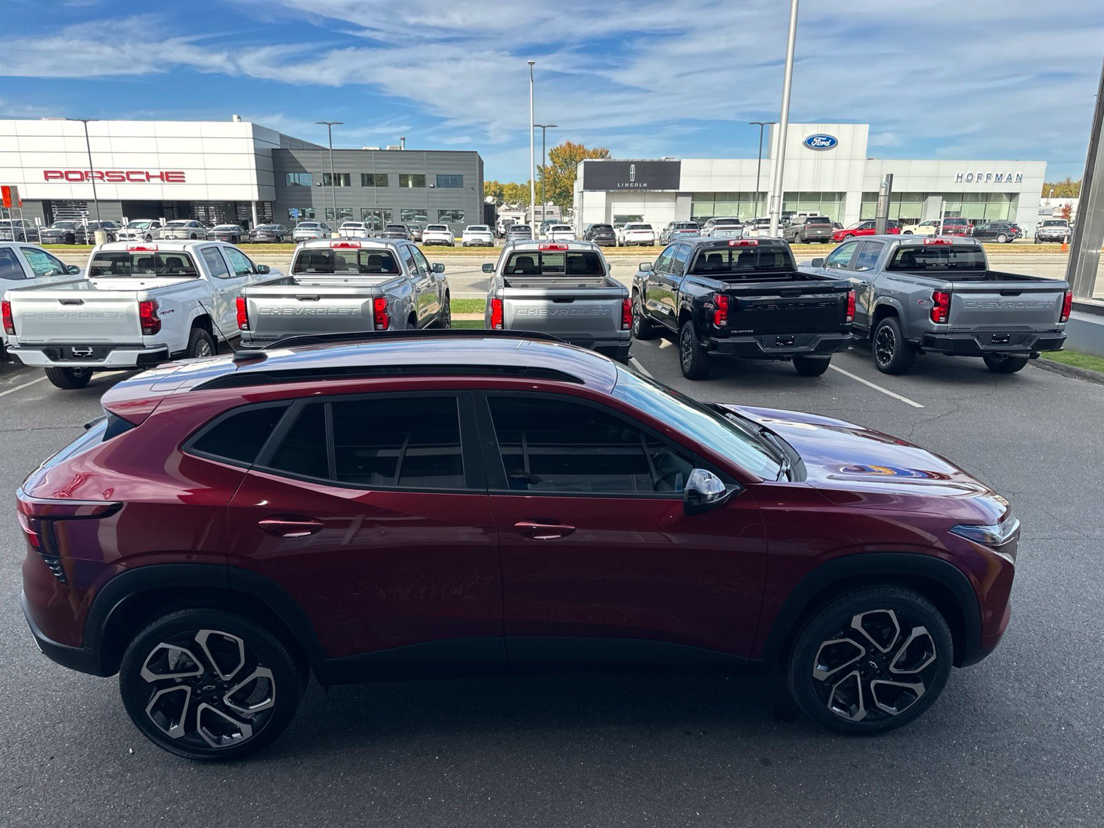 Used 2024 Chevrolet Trax RS FWD image 4