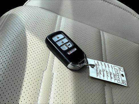 Used 2019 Honda CR-V Touring image 37