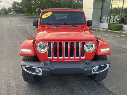 Used 2021 Jeep Wrangler Unlimited Sahara w/ Cold Weather Group AWD/4WD image 2