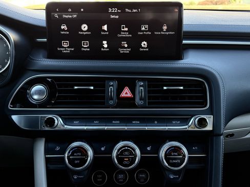 Used 2022 Genesis G70 2.0T image 29