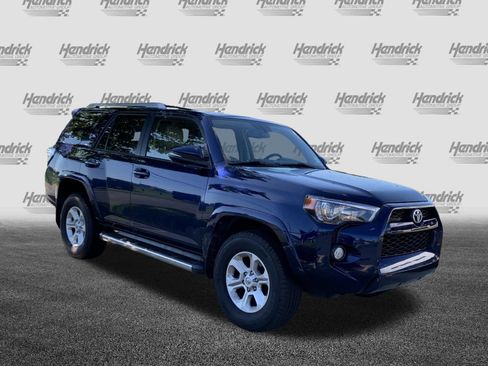 Used 2016 Toyota 4Runner SR5 AWD/4WD image 2