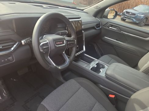 Used 2025 GMC Acadia Elevation w/ LPO, All-Weather Package image 16