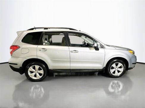 Used 2015 Subaru Forester 2.5i Limited image 9