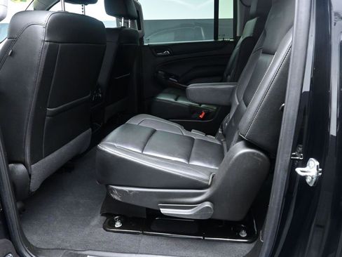 Used 2020 Chevrolet Suburban LT image 20