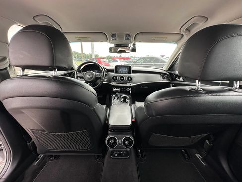 Used 2018 Kia Stinger RWD image 15