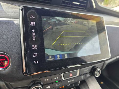 Used 2021 Honda Clarity Touring image 28