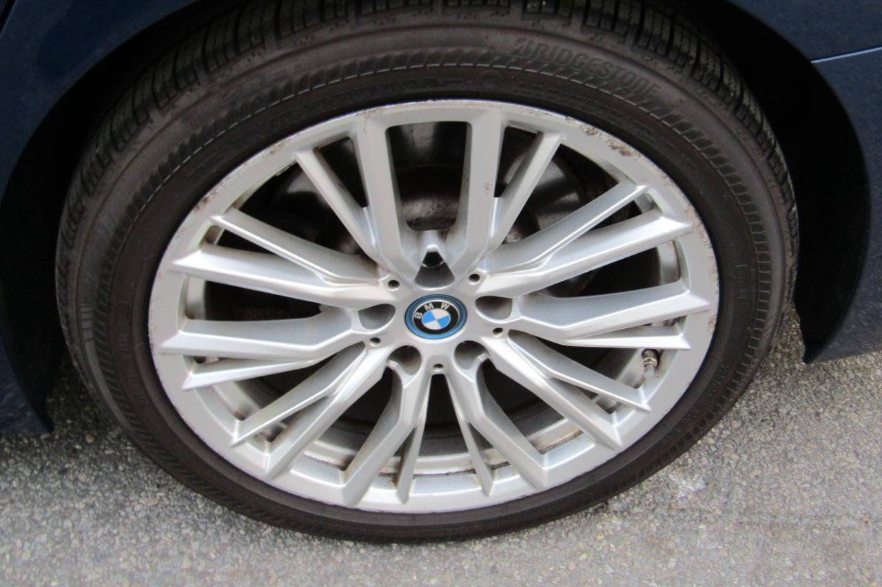 Used 2024 BMW 330e xDrive AWD/4WD image 29