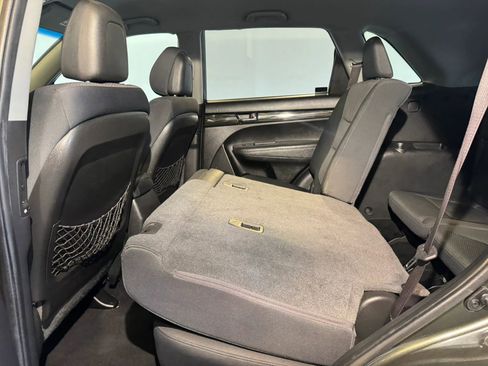 Used 2011 Kia Sorento 2WD w/ Convenience Pkg image 23