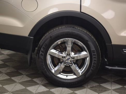 Used 2017 Ford Explorer XLT w/ Equipment Group 202A image 33