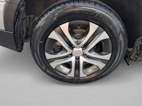 Used 2018 Toyota RAV4 LE image 22