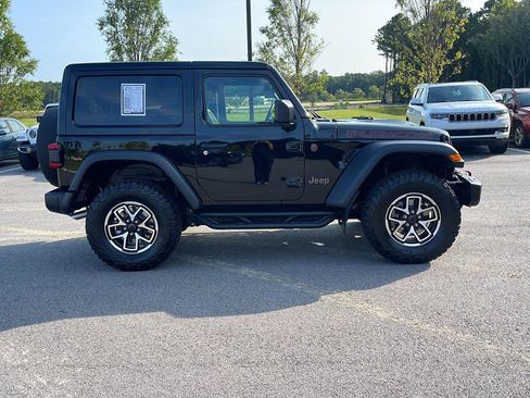 Used 2025 Jeep Wrangler Rubicon AWD/4WD image 10