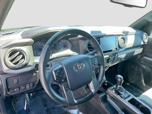 Used 2023 Toyota Tacoma TRD Off-Road AWD/4WD image 9