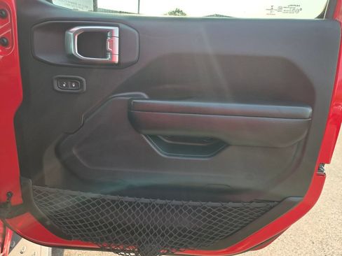 Used 2018 Jeep Wrangler Unlimited Sport S AWD/4WD image 25