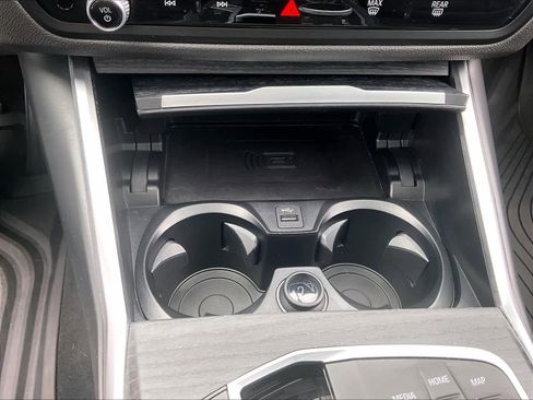 Used 2025 BMW 330i Sedan w/ Premium Package image 34