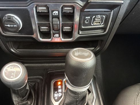 Used 2022 Jeep Wrangler Unlimited Sport AWD/4WD image 21