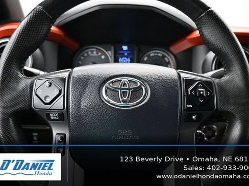 Used 2016 Toyota Tacoma TRD Off-Road AWD/4WD image 29