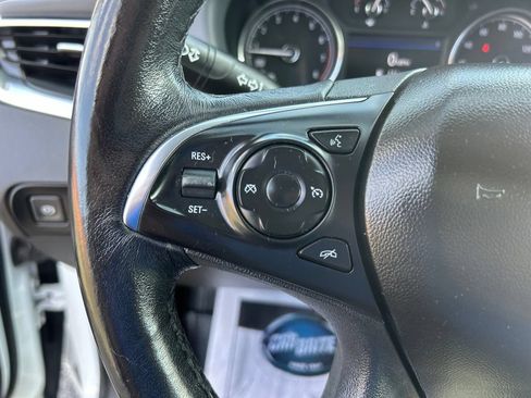 Used 2021 Buick Enclave Essence FWD image 19
