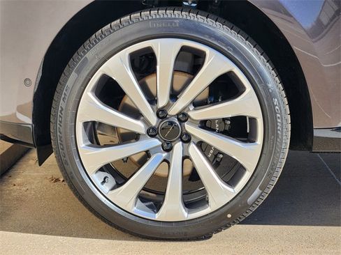 New 2026 Land Rover Range Rover SE image 7