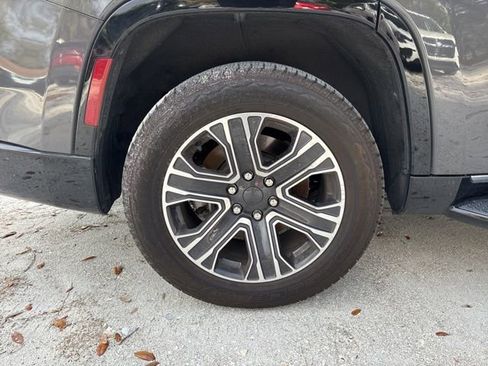 Used 2022 Jeep Wagoneer Series III image 19