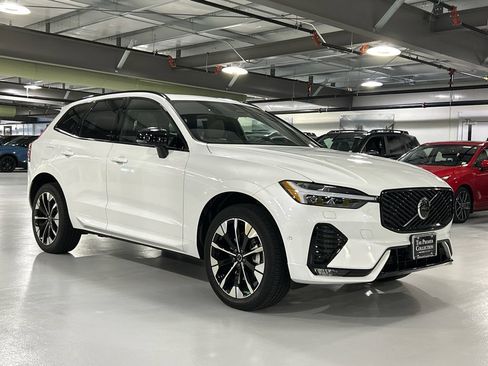 Used 2026 Volvo XC60 B5 Plus w/ Protection Package Premier AWD/4WD image 1