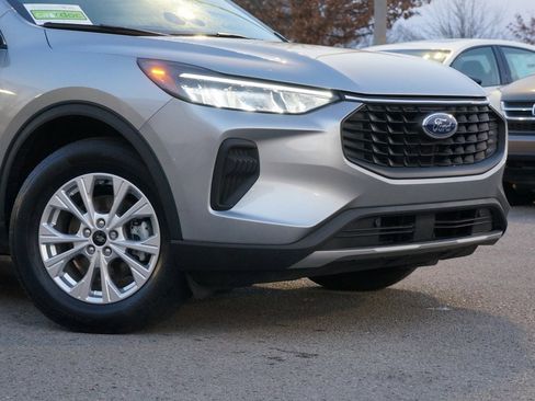 Used 2023 Ford Escape Active image 3