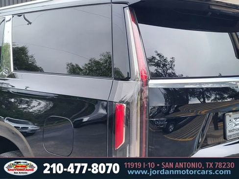 Used 2023 Cadillac Escalade ESV Premium Luxury RWD image 9