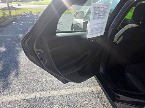 Used 2013 Ford Focus SE FWD image 14