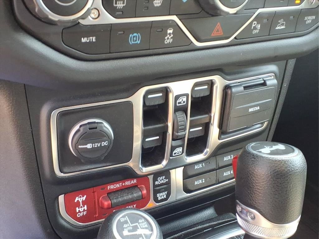 Used 2024 Jeep Wrangler Unlimited Rubicon 4xe w/ Technology Group AWD/4WD image 9