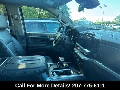 Used 2022 Chevrolet Silverado 1500 LTZ w/ LTZ Convenience Package II AWD/4WD image 3