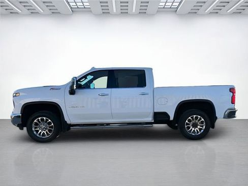Used 2025 Chevrolet Silverado 2500 LTZ w/ LTZ Premium Package image 7