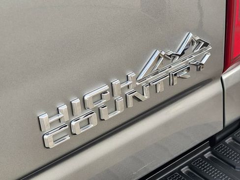 Used 2024 Chevrolet Silverado 2500 High Country w/ Technology Package AWD/4WD image 10