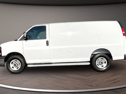Used 2025 GMC Savana 2500 w/ Driver Convenience Package RWD image 8