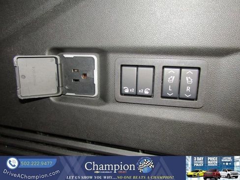 Used 2025 GMC Yukon Elevation w/ LPO, Yukon Black Package image 15