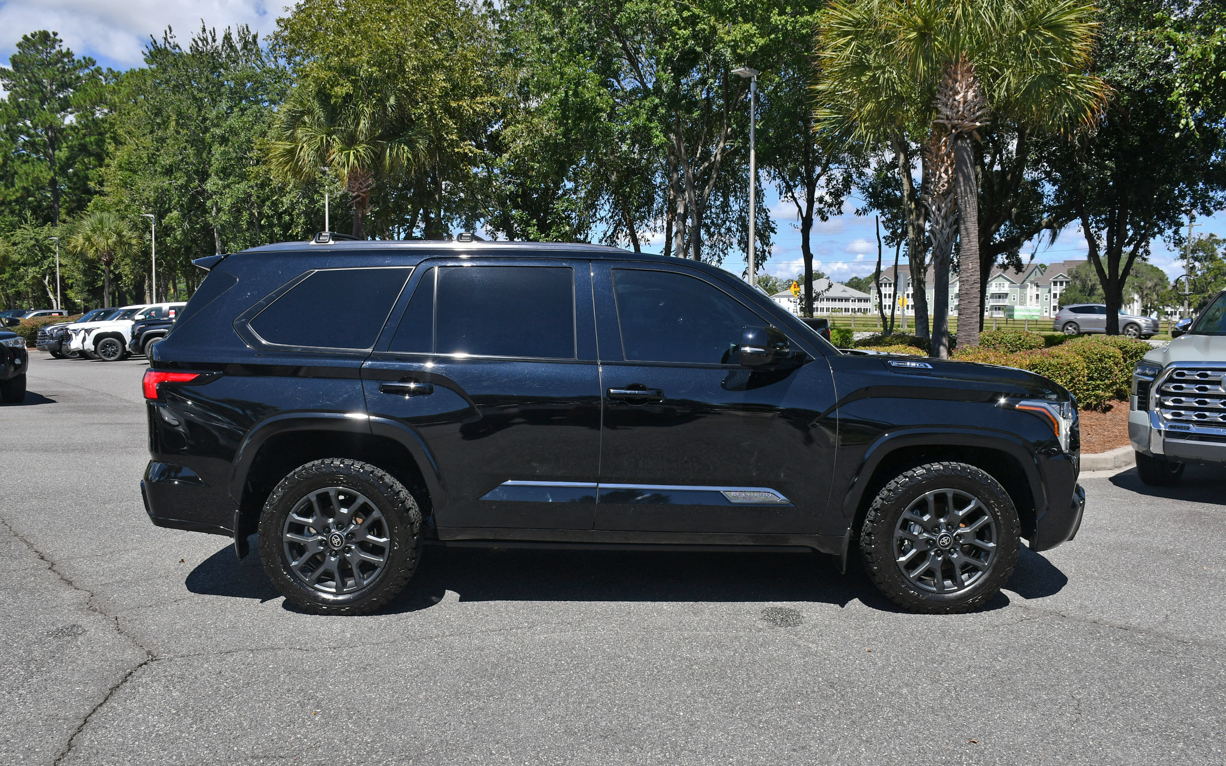 Certified 2025 Toyota Sequoia Platinum AWD/4WD image 5