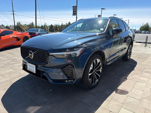 Used 2026 Volvo XC60 B5 Plus AWD/4WD image 4