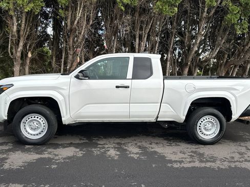 Used 2024 Toyota Tacoma SR RWD image 7