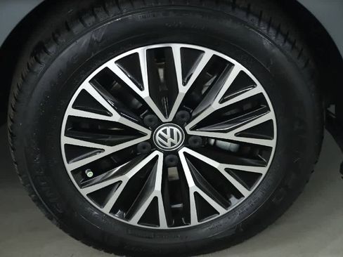 Certified 2021 Volkswagen Jetta SE w/ SE Cold Weather Package image 10