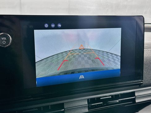 Used 2024 Honda Prologue EX image 23