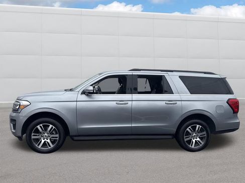 Used 2024 Ford Expedition Max XLT image 2