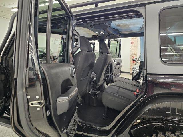 Used 2020 Jeep Wrangler Unlimited Sahara AWD/4WD image 9