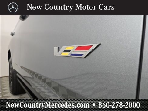 Used 2023 Cadillac Escalade V w/ LPO, ONYX Package image 3