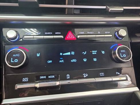 Used 2024 Hyundai Santa Fe SEL FWD image 18