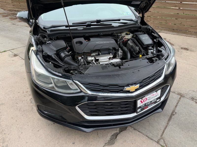 Used 2017 Chevrolet Cruze LS FWD image 18