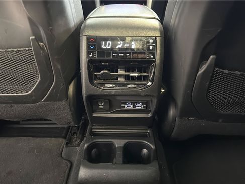 Used 2023 Jeep Grand Cherokee L Limited AWD/4WD image 30