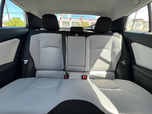 Certified 2022 Toyota Prius LE FWD image 13
