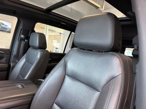 Used 2023 Chevrolet Suburban Z71 AWD/4WD image 16
