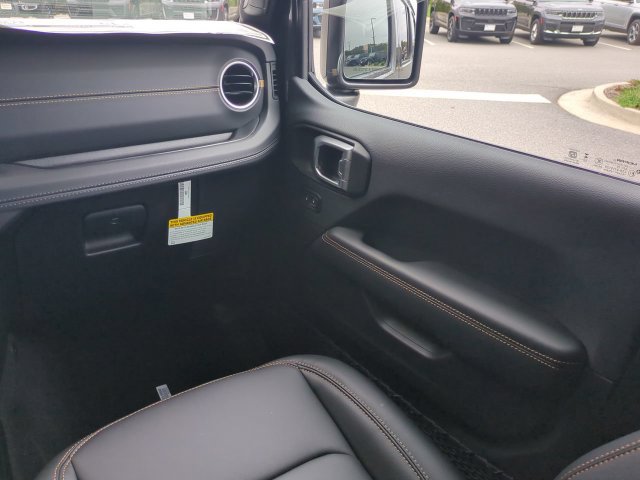 New 2027 Jeep Wrangler Unlimited Sahara AWD/4WD image 17