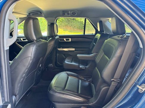 Used 2022 Ford Explorer XLT w/ Equipment Group 202A AWD/4WD image 20