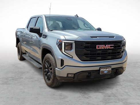 Used 2025 GMC Sierra 1500 Elevation AWD/4WD image 2